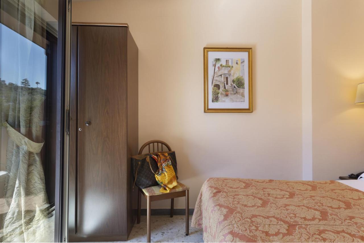 Hotel Central Wellness Sorrento Dış mekan fotoğraf