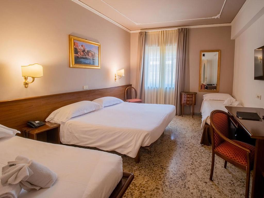 Hotel Central Wellness Sorrento Dış mekan fotoğraf